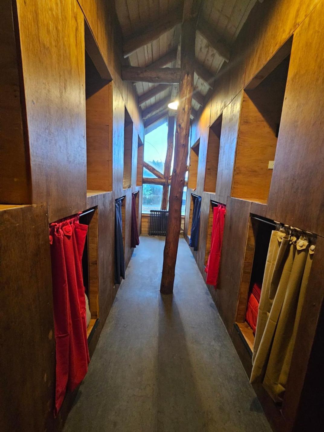 Hostel Capsula Refugio Oeste San Carlos de Bariloche Exteriér fotografie