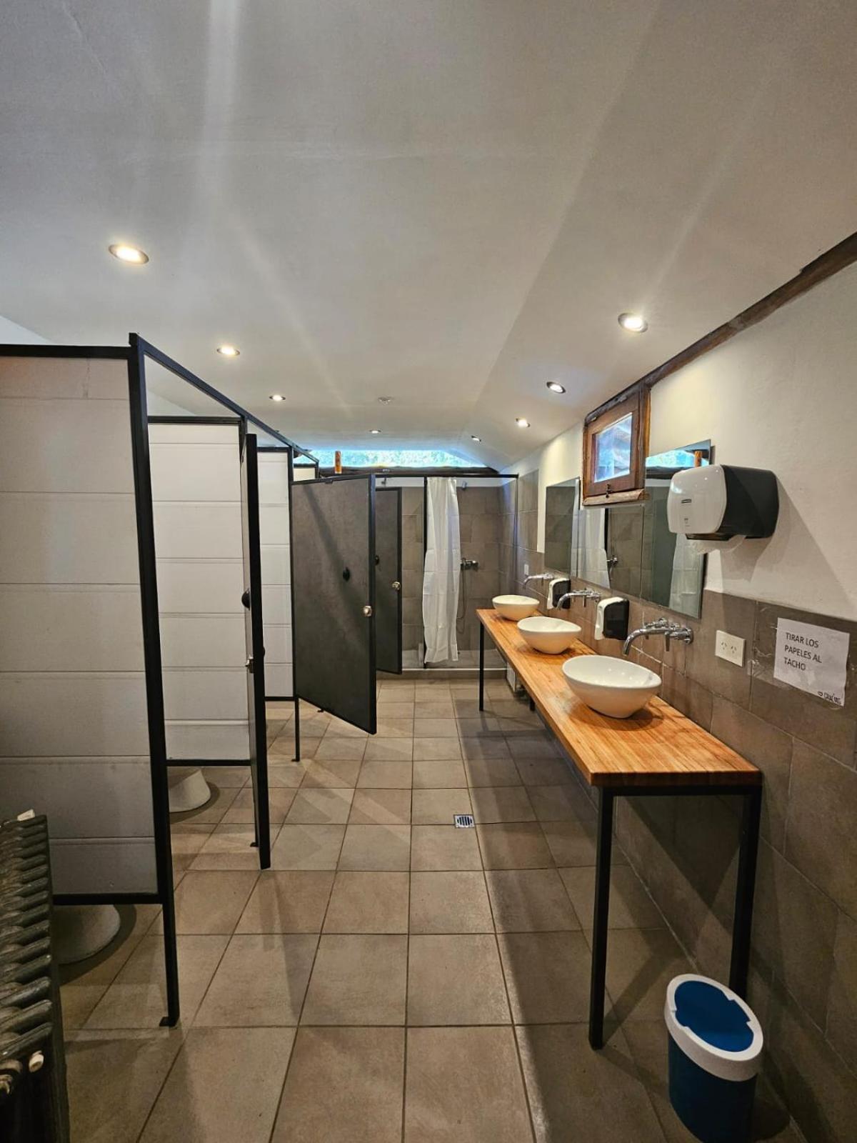 Hostel Capsula Refugio Oeste San Carlos de Bariloche Exteriér fotografie