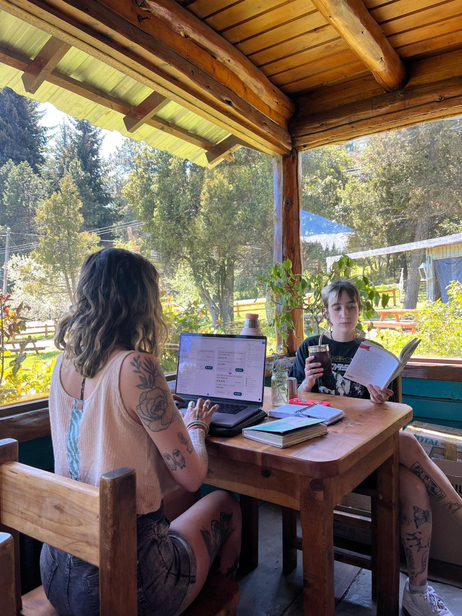 Hostel Capsula Refugio Oeste San Carlos de Bariloche Exteriér fotografie